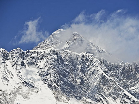 «Покорить Эверест»: 85-летний непалец скончался при попытке побить мировой рекорд